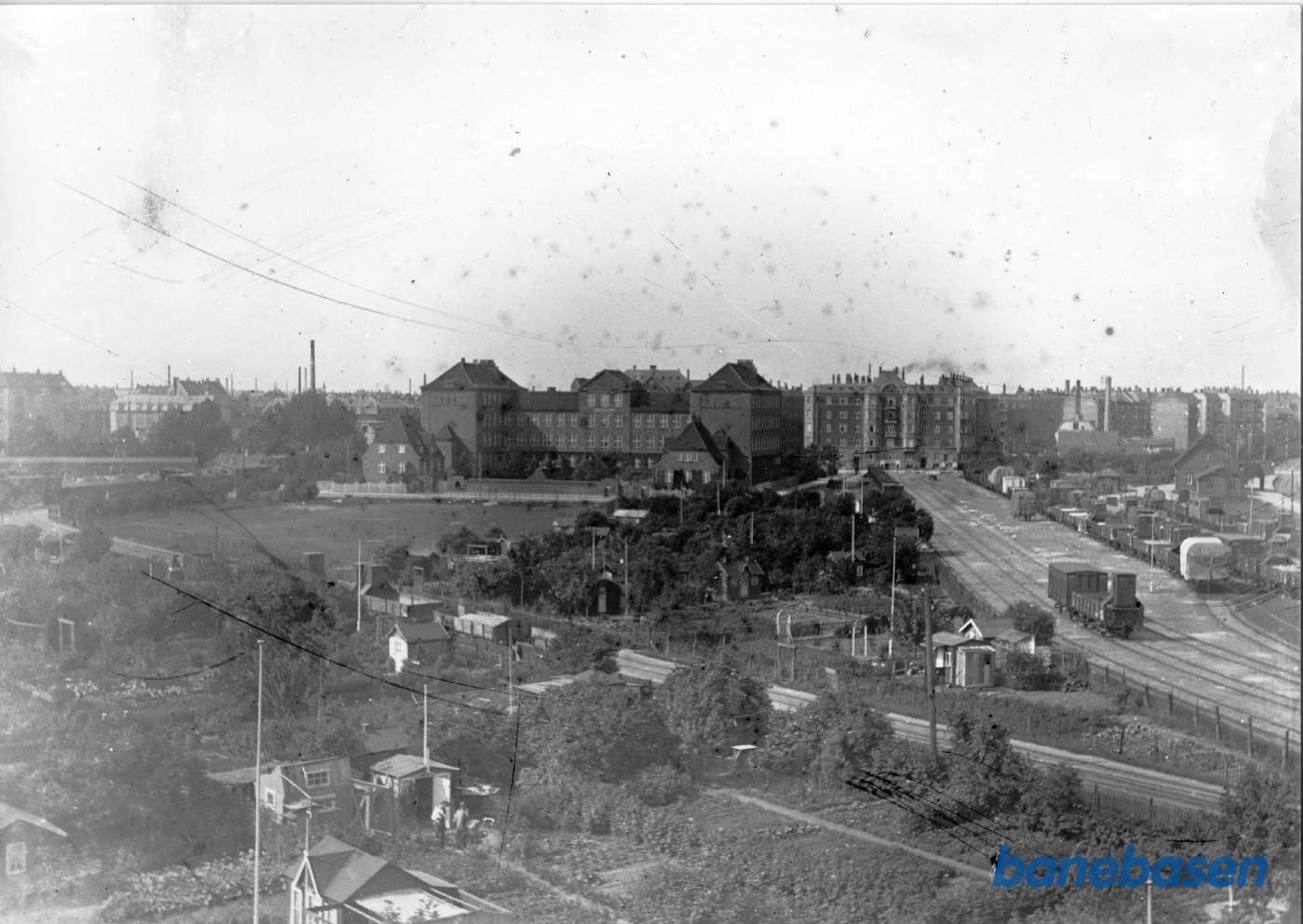 Th. lidt af Nørrebro station B, i forgrunden overleveringssporet til KSB
