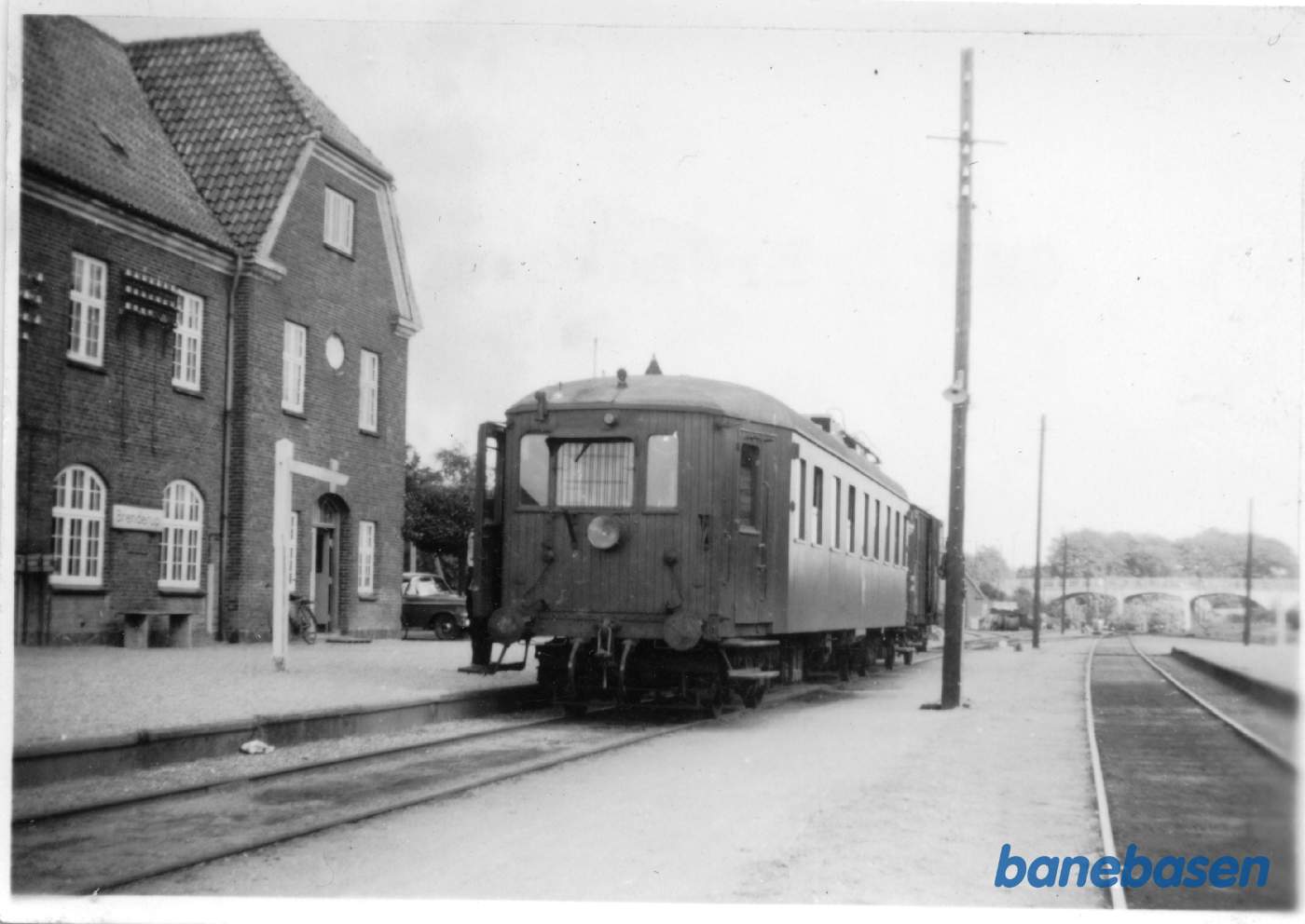 Scandia-Kielervogn er ankommet med en enkelt godsvogn