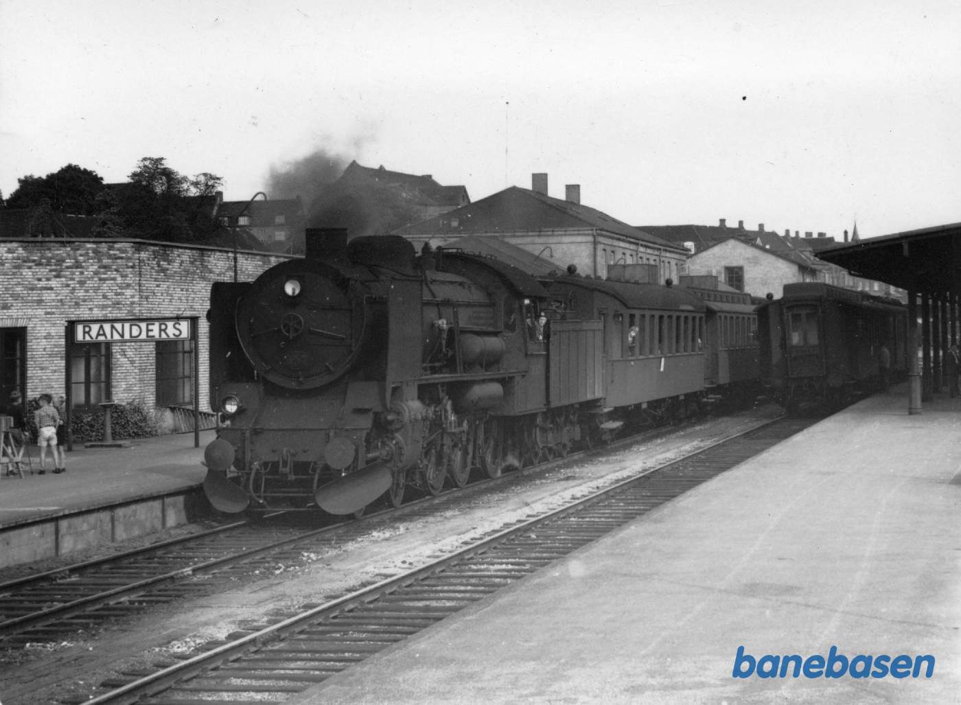 Nordgående damptog og sydgående motortog