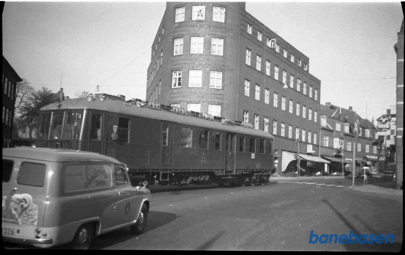 Solokørende MP med tog til Mommark