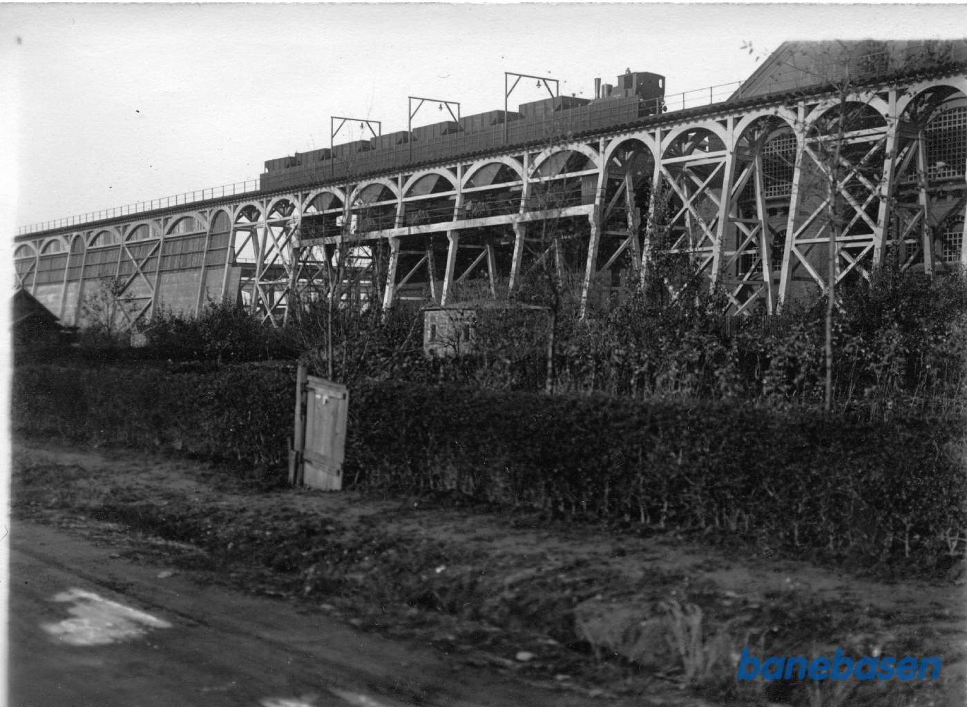 Tog på rampen ved Valby Gasværk