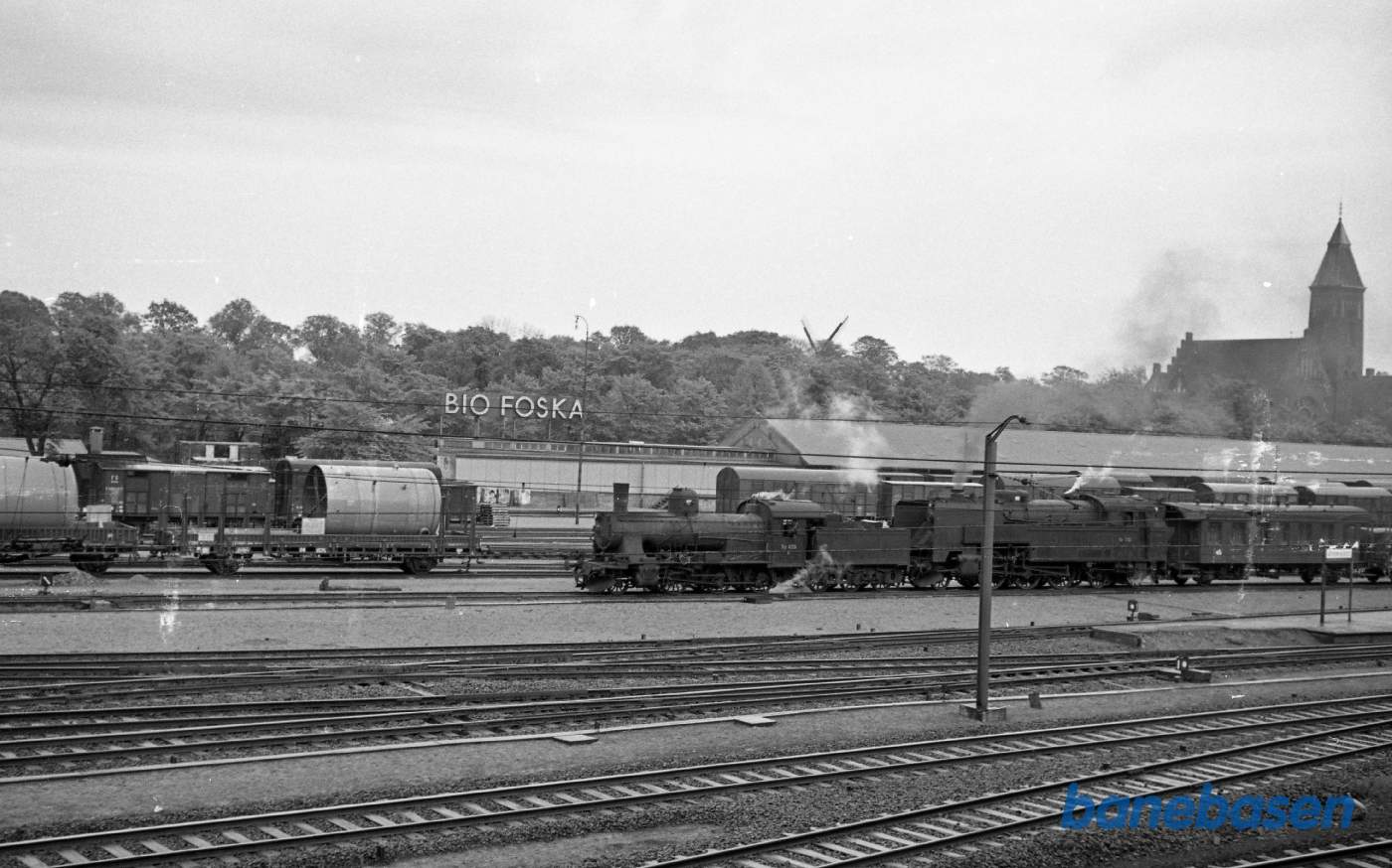 DSB D 826 + S 721 med godstog DSB D 826 + S 721 med godstog