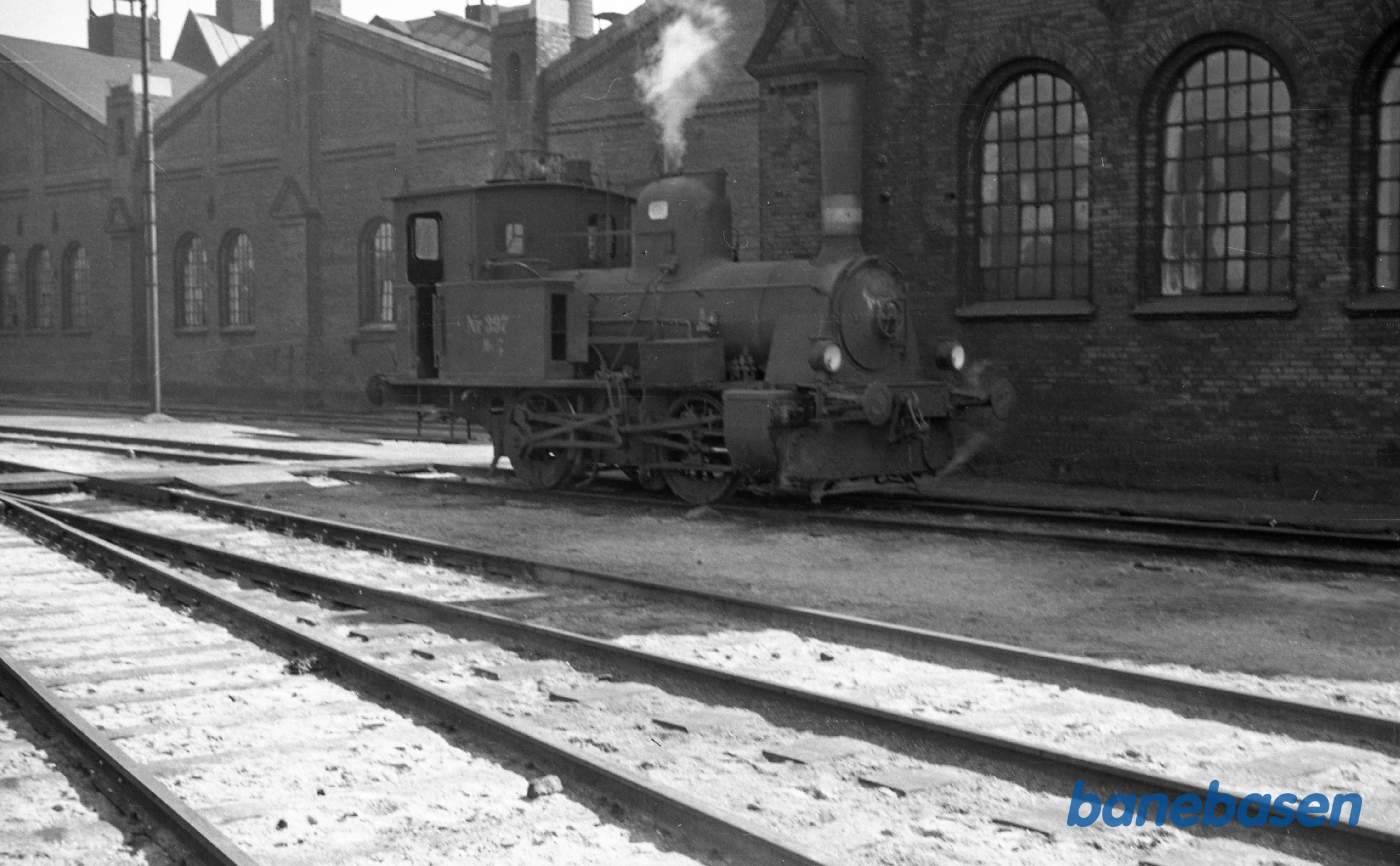 HS 397 ved maskindepotet