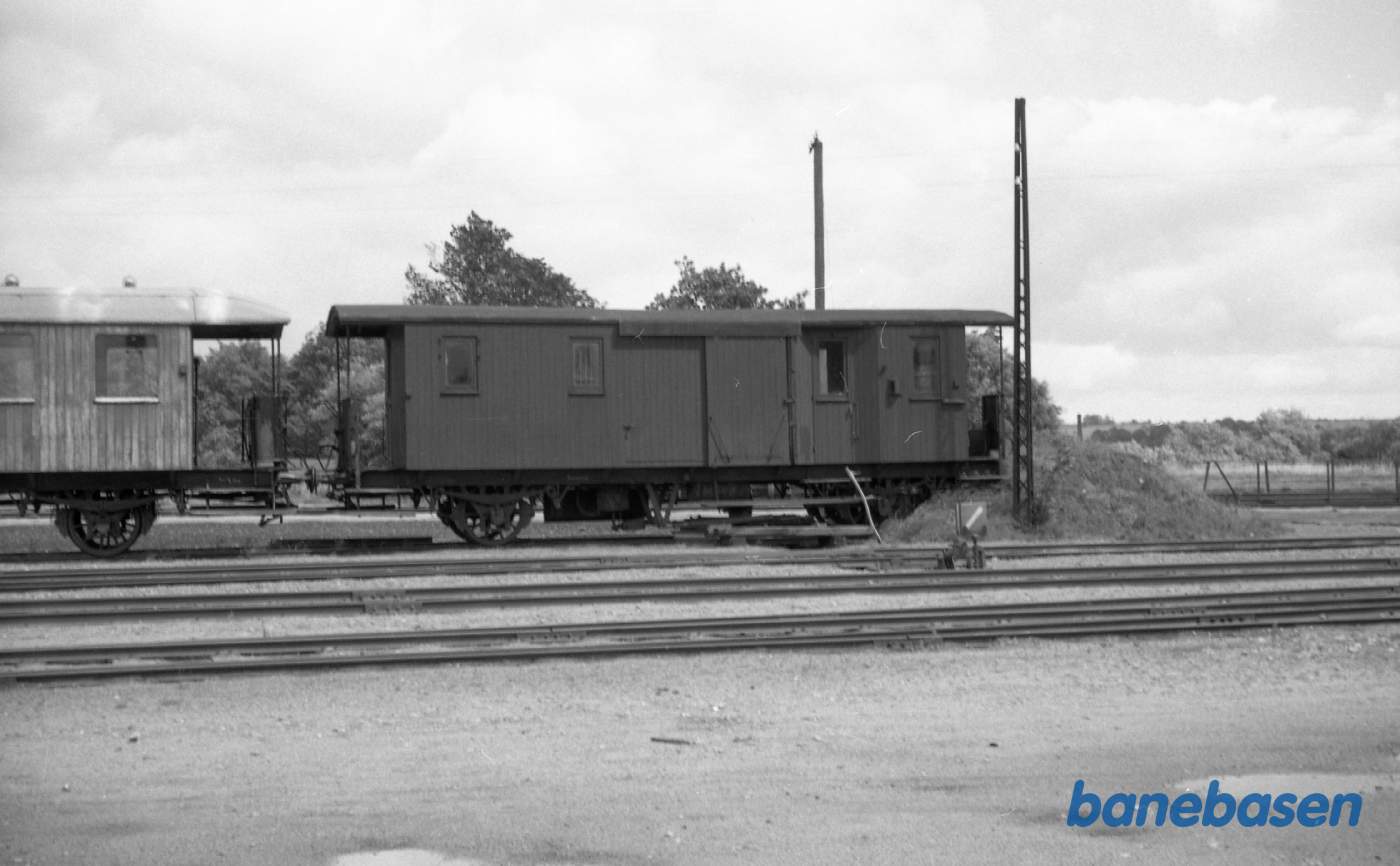 SKRJ D 1 ved remisen