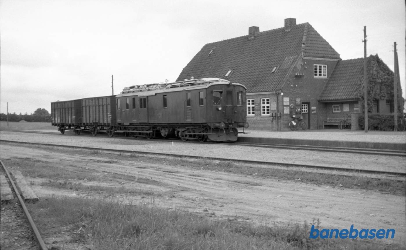 MHVJ M 4 og 2 Q på Ørum st-