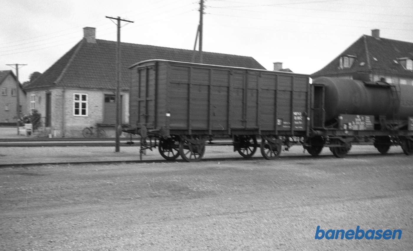 Q vogn på stationen