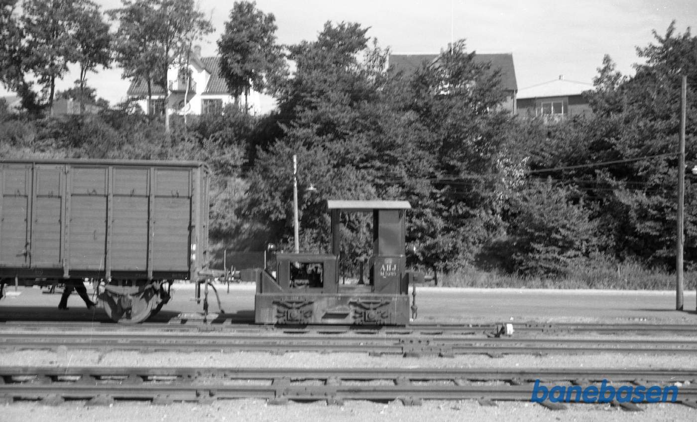 AHJ rangertraktor M 5205 på stationen