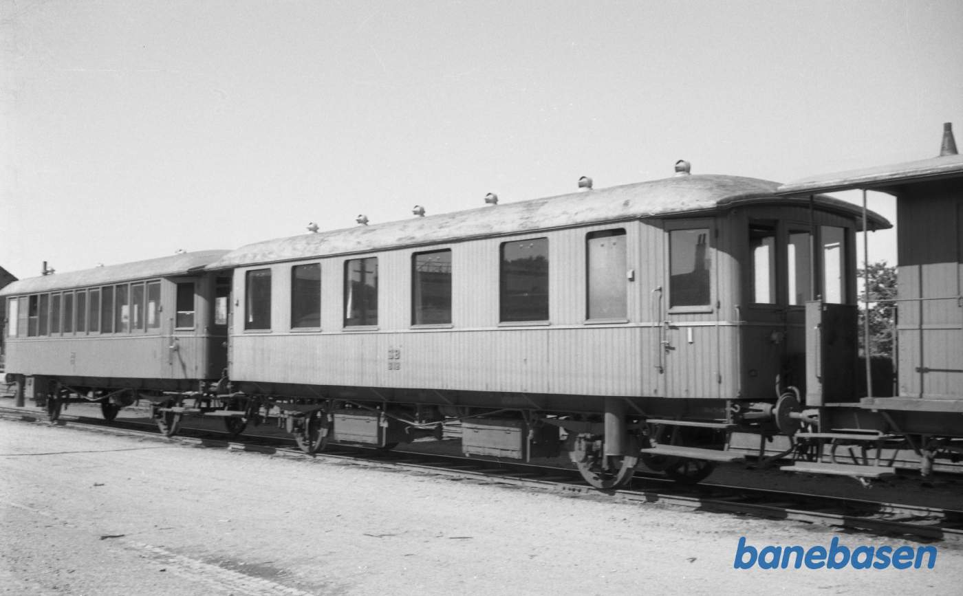 SB B 12 på stationen SB B 12 på stationen