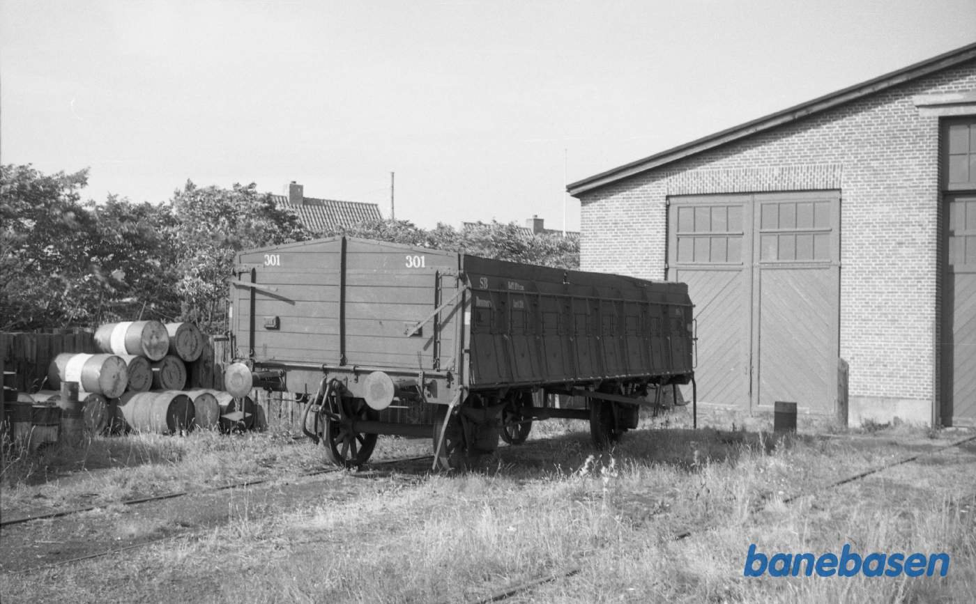 Godsvogn P 301 Ved remisen Godsvogn P 301 Ved remisen