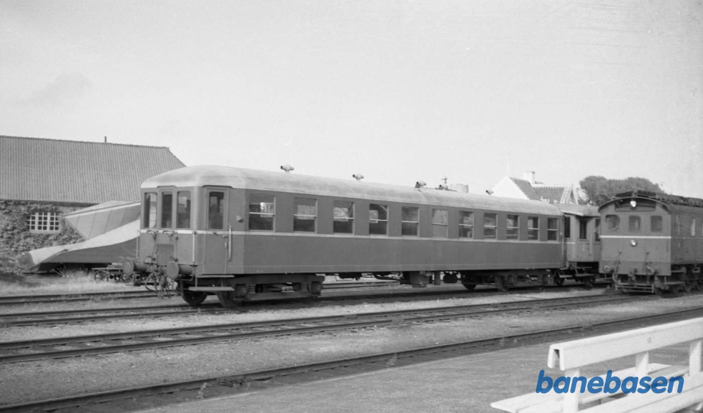 SB F 4 ved remisen SB F 4 ved remisen