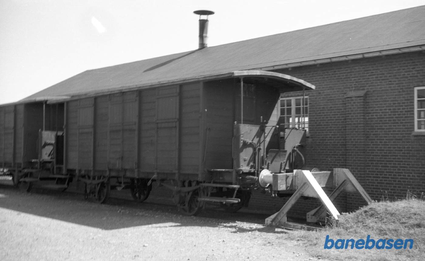 Bænkevogn HP G 71 på Hirtshals station