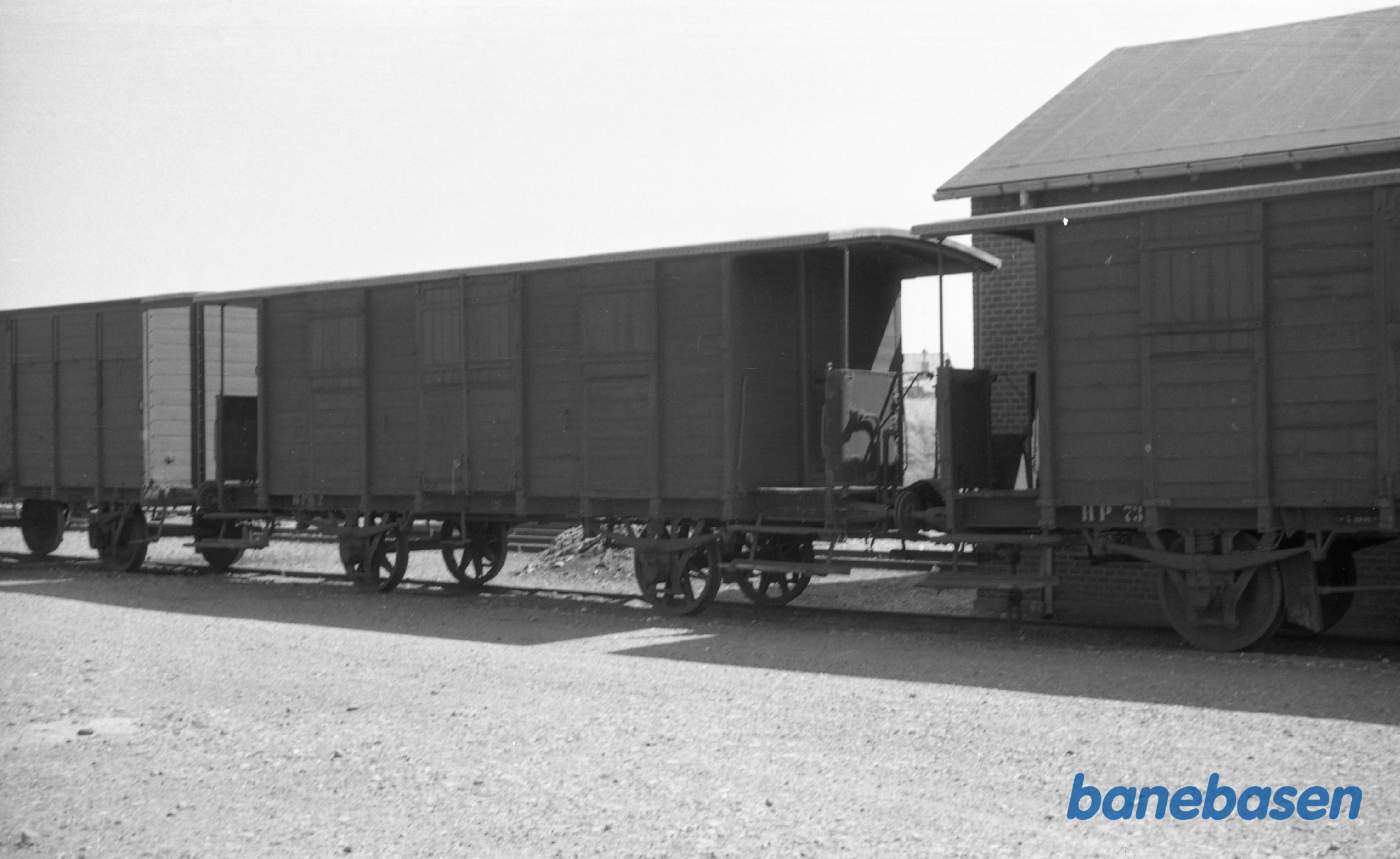 Bænkevogn HP G 72 på Hirtshals station Bænkevogn HP G 72 på Hirtshals station