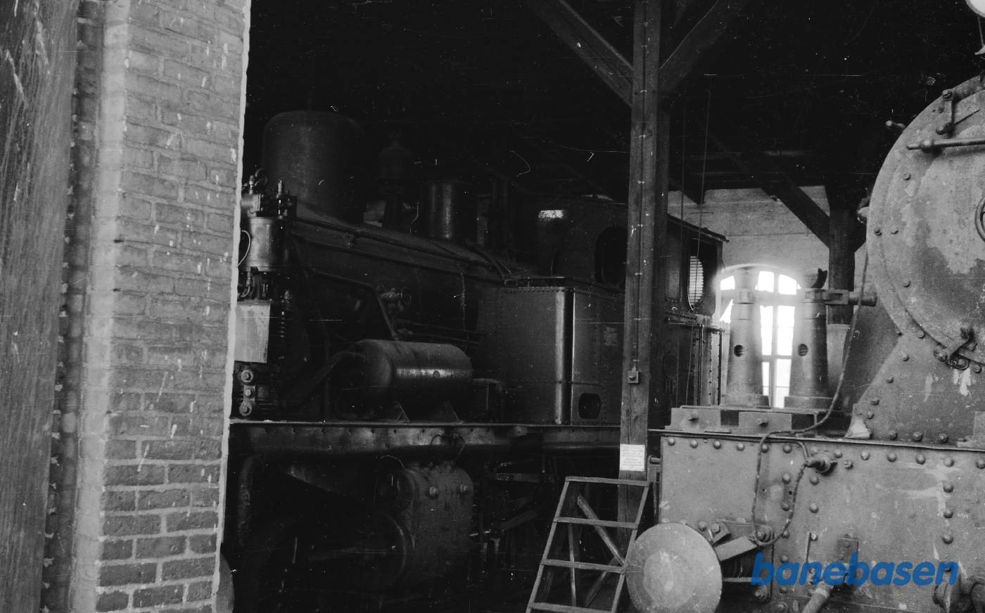 Lokomotiv nr. 4 i remisen Lokomotiv nr. 4 i remisen