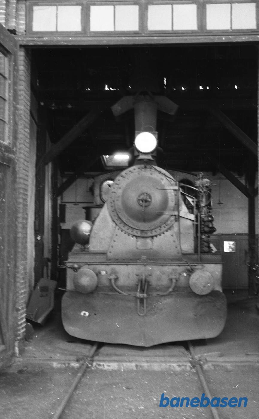 Lokomotiv nr. 1 i remisen