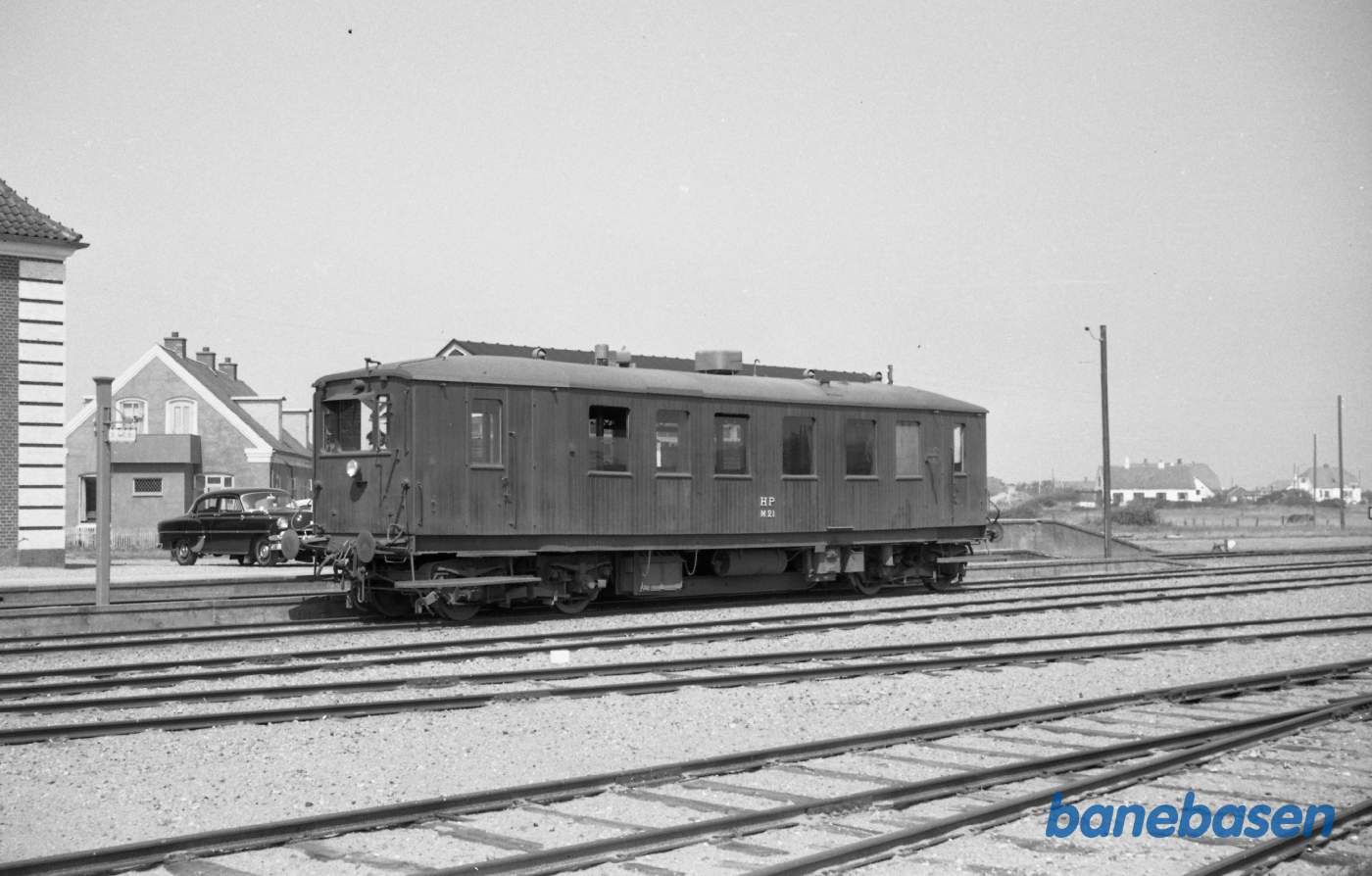HP M 21 på Løkken station