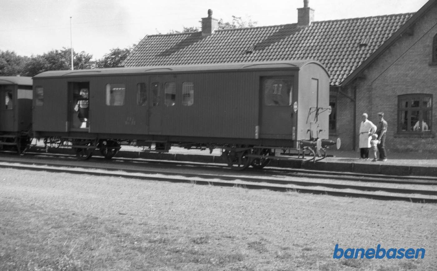 FFJ Dce 22 på Skovsgård station