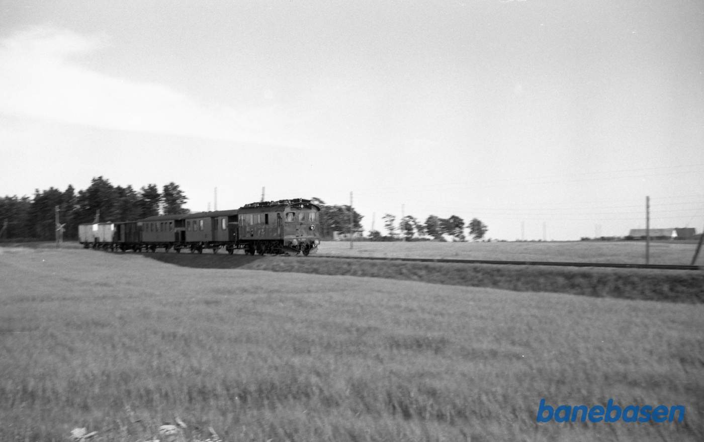 FFJ M 1209 med blandet tog nær Husby