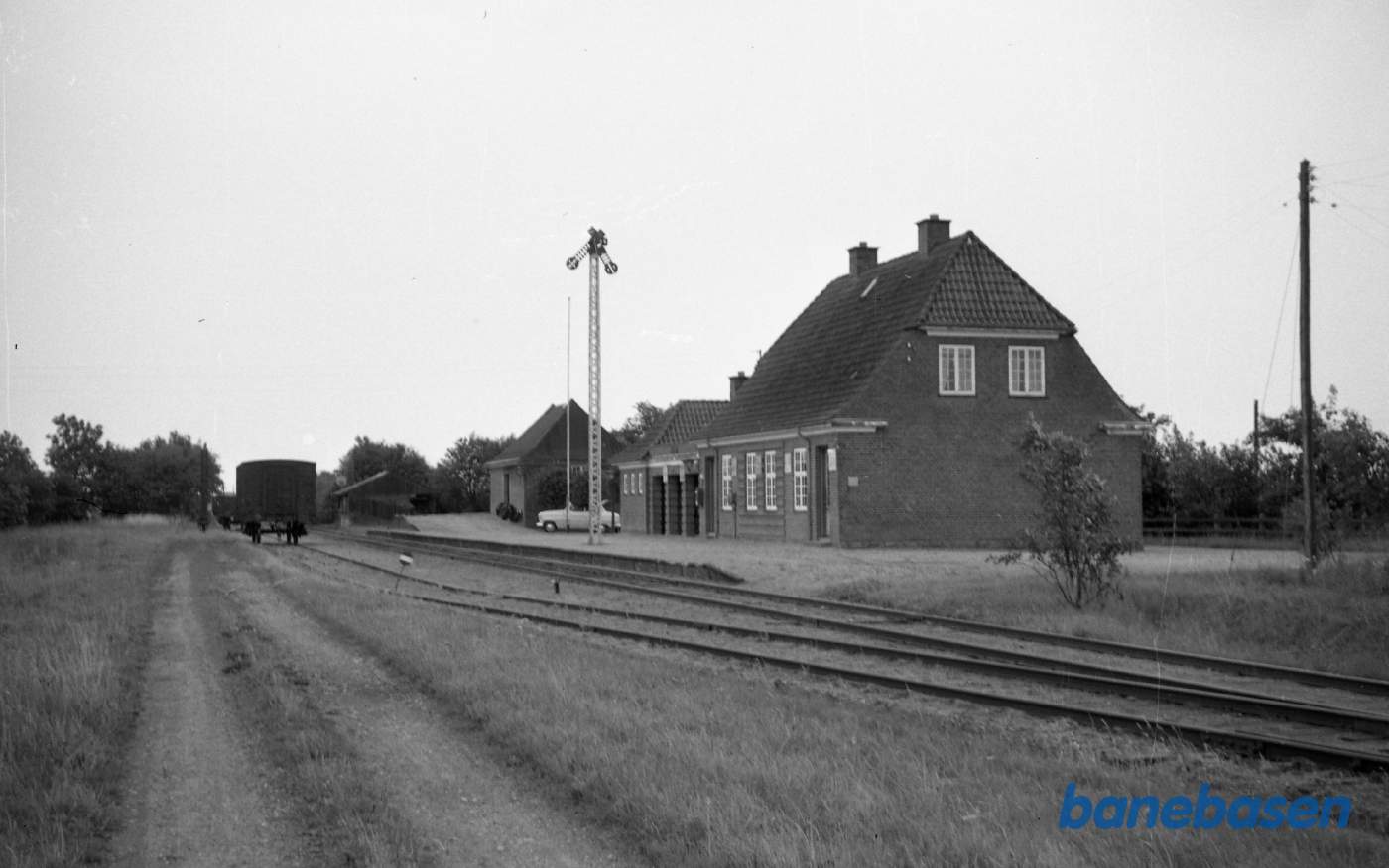 Hem station. Hem station.