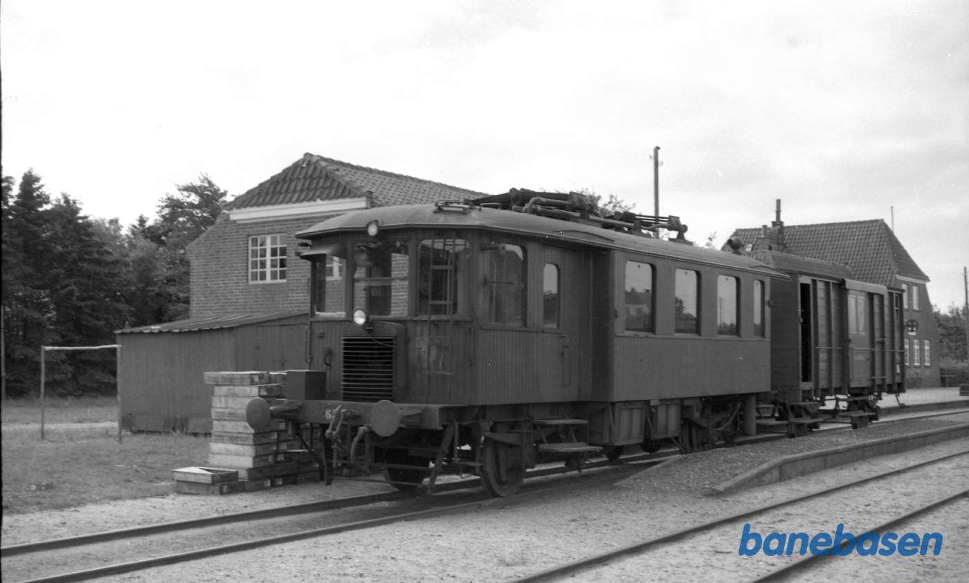 Sørvad station med DSB Mc 652