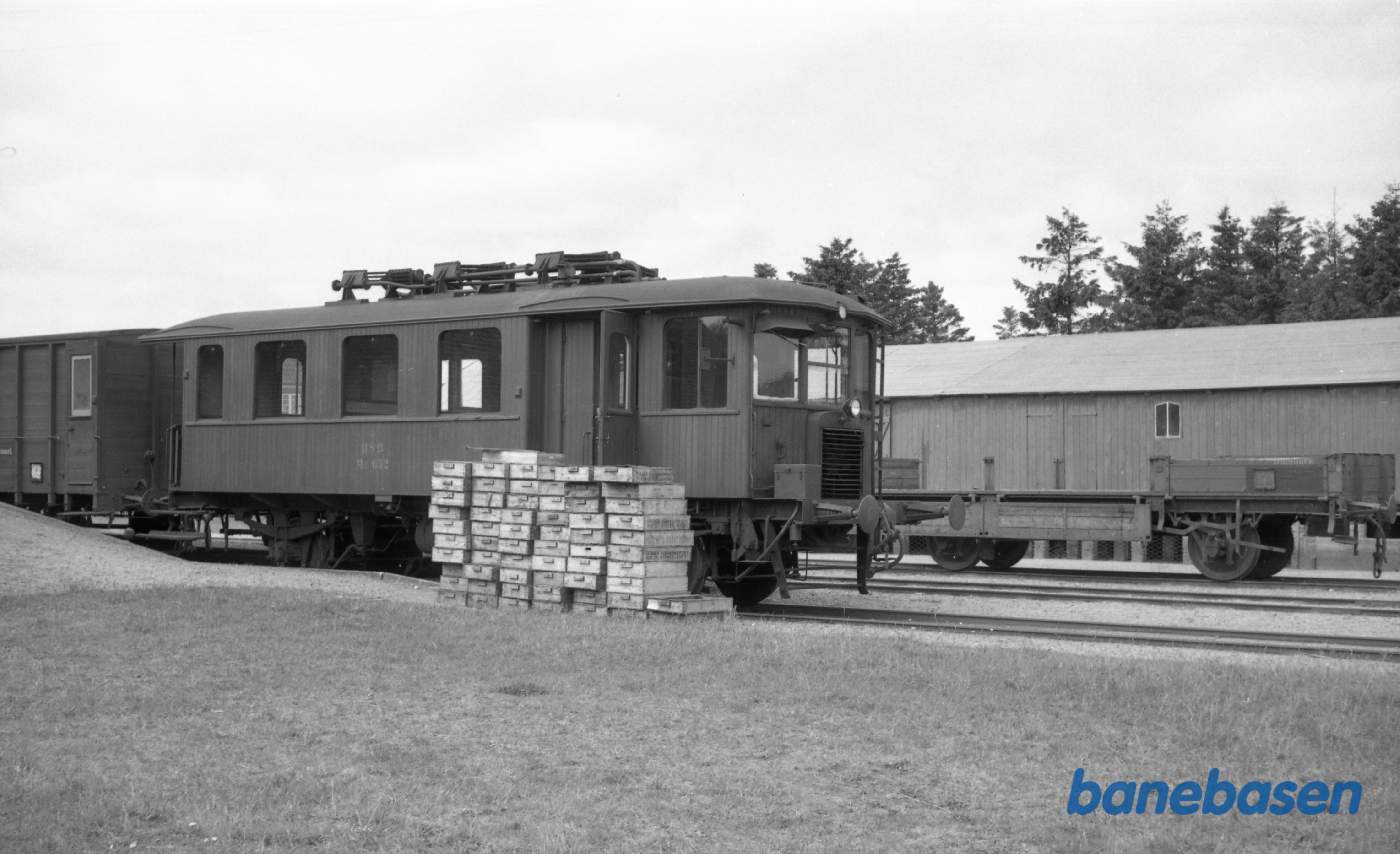 Sørvad station med DSB Mc 652