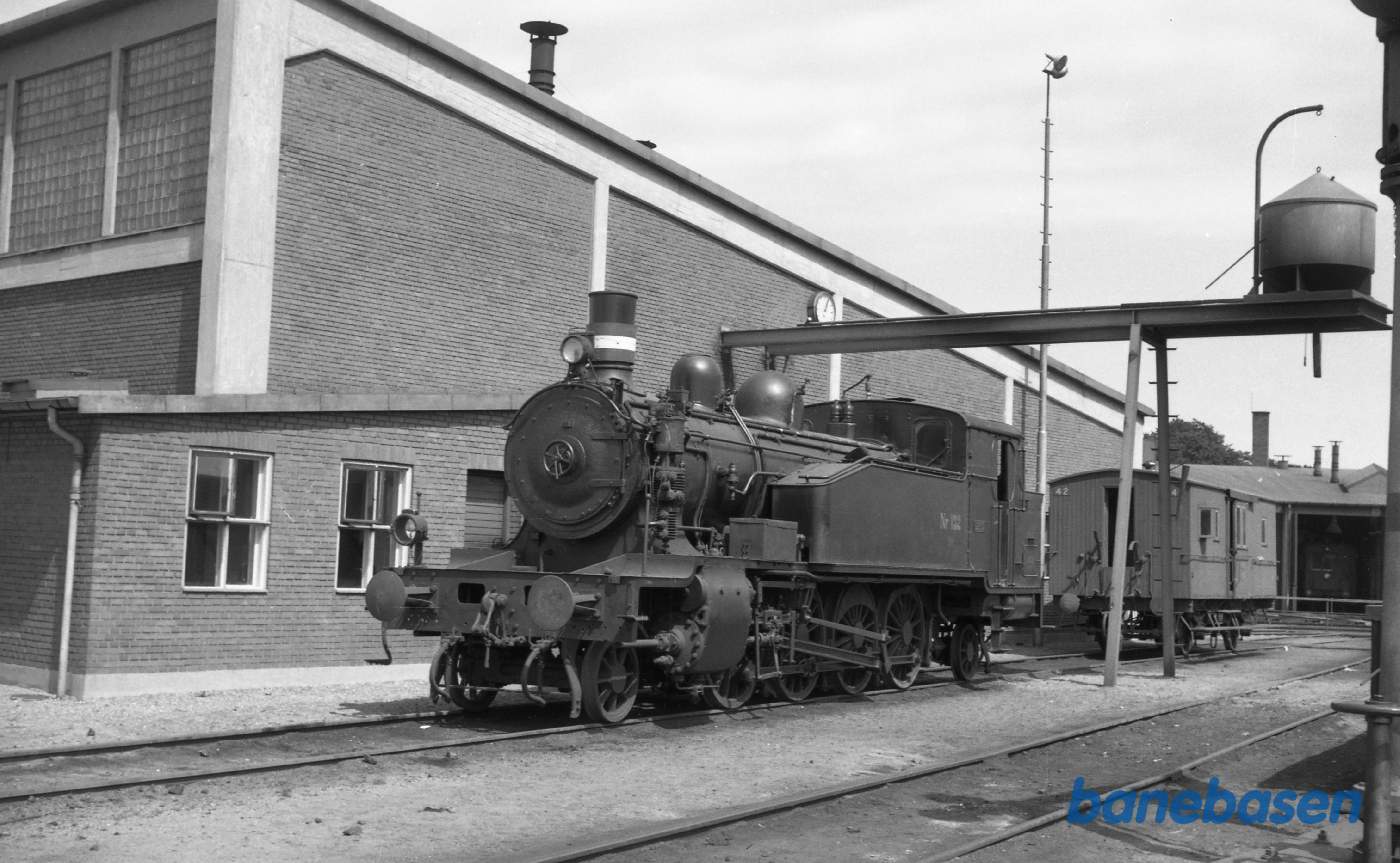 Odense station med DSB DF 132 Odense station med DSB DF 132