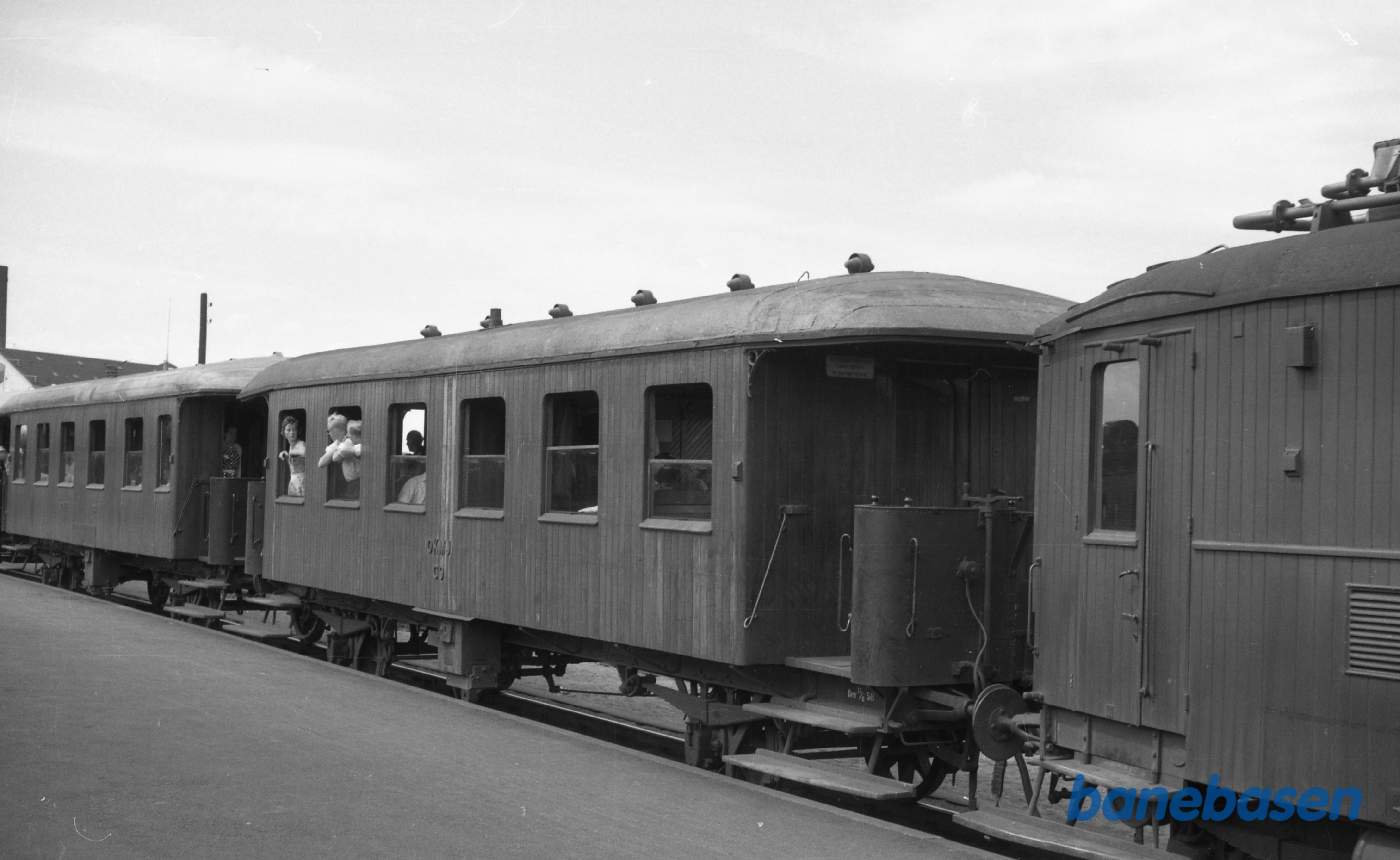 Odense station med OKMJ C 9 Odense station med OKMJ C 9