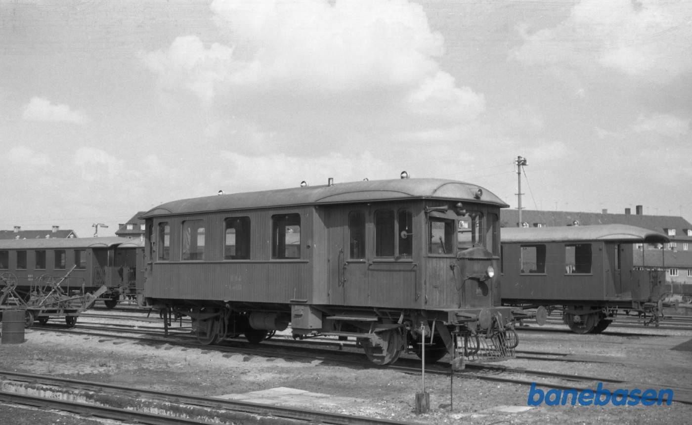 Horsens station. HOJ LM 415