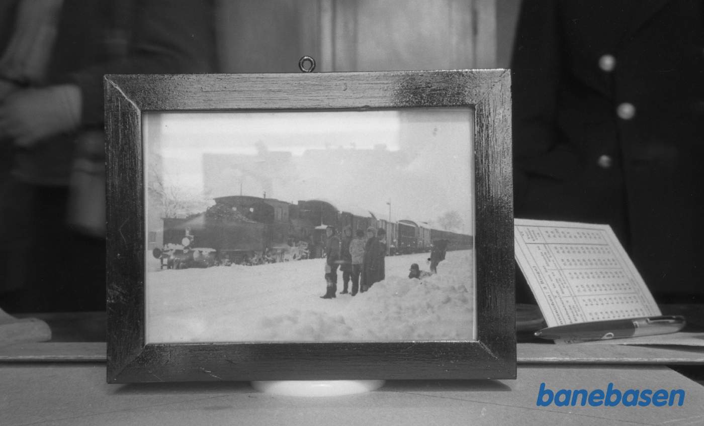 Forskellige motiver, bl.a tog i sne