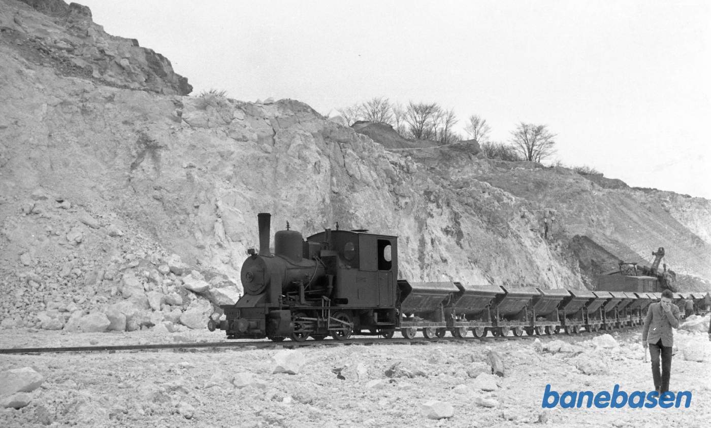 Faxe kalkbrud med loko 6