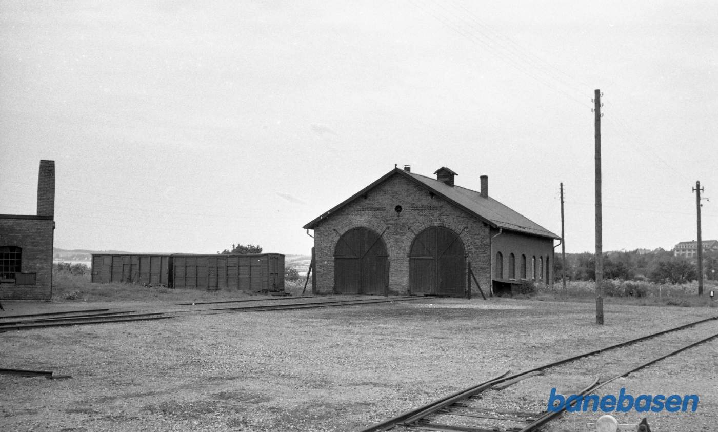 Ebeltoft station. Remise 1