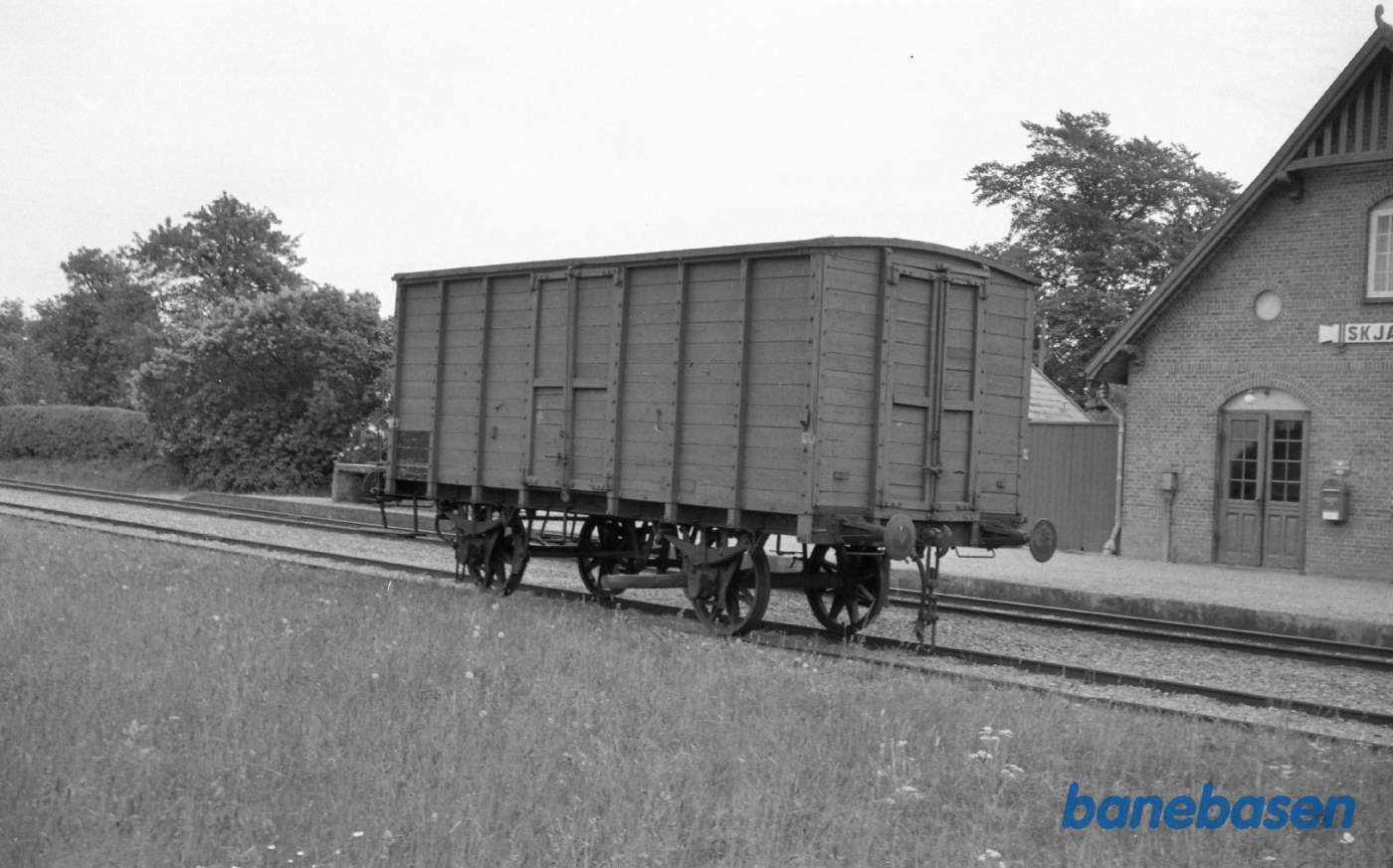 Skærsø station. ETJ Q 21