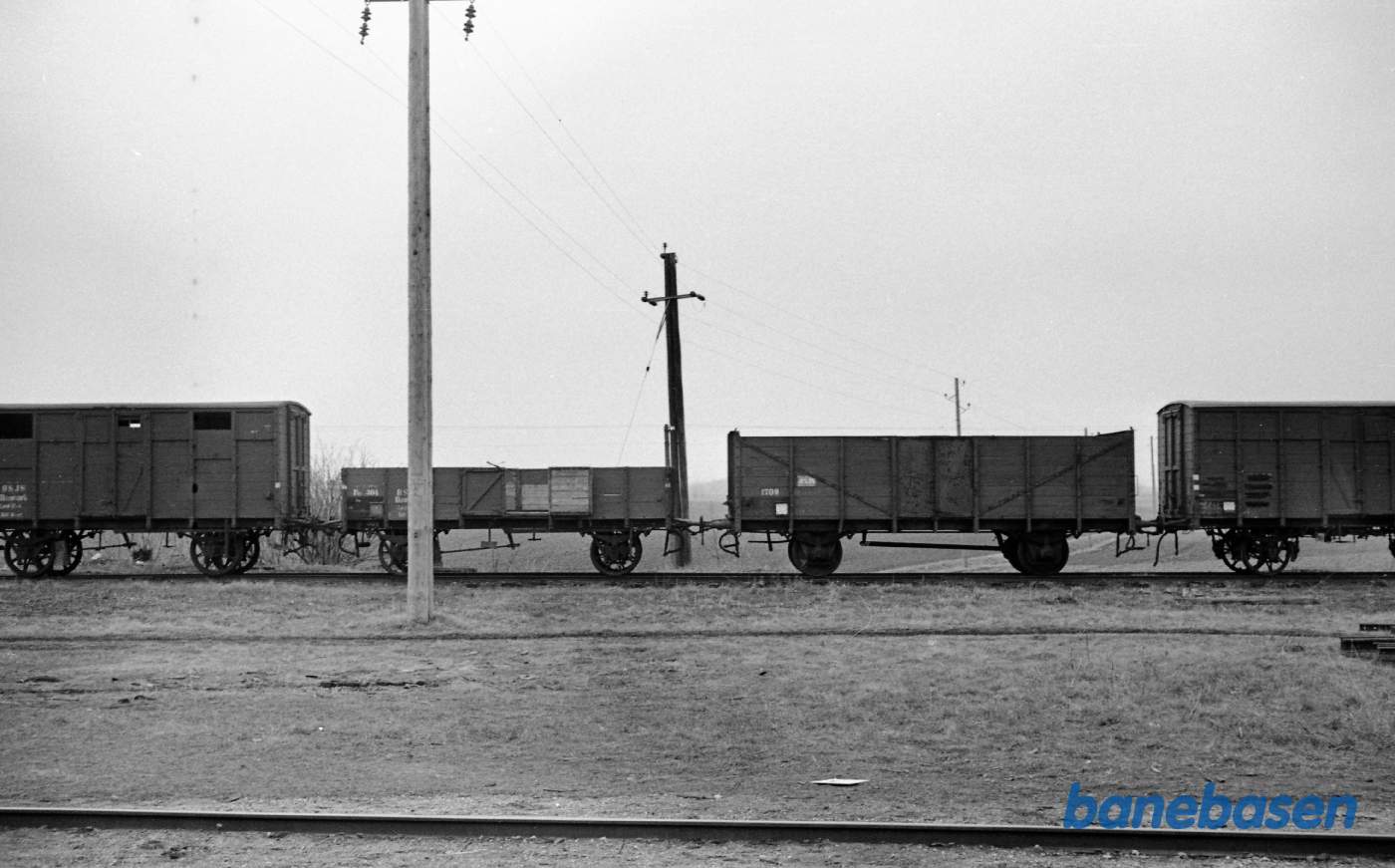 Hårlev station. ØSJS godsvogne