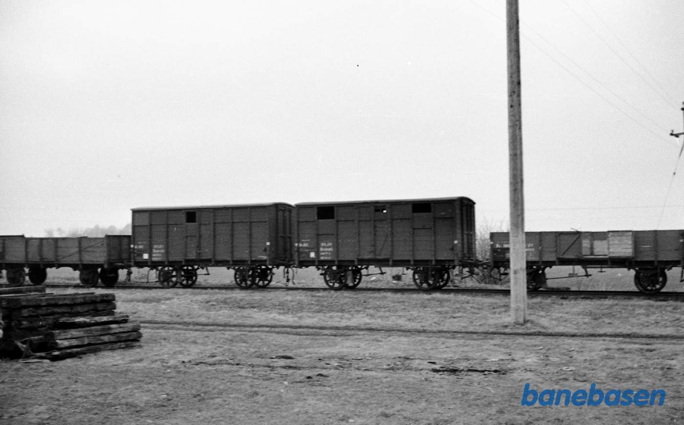 Hårlev station. ØSJS godsvogne