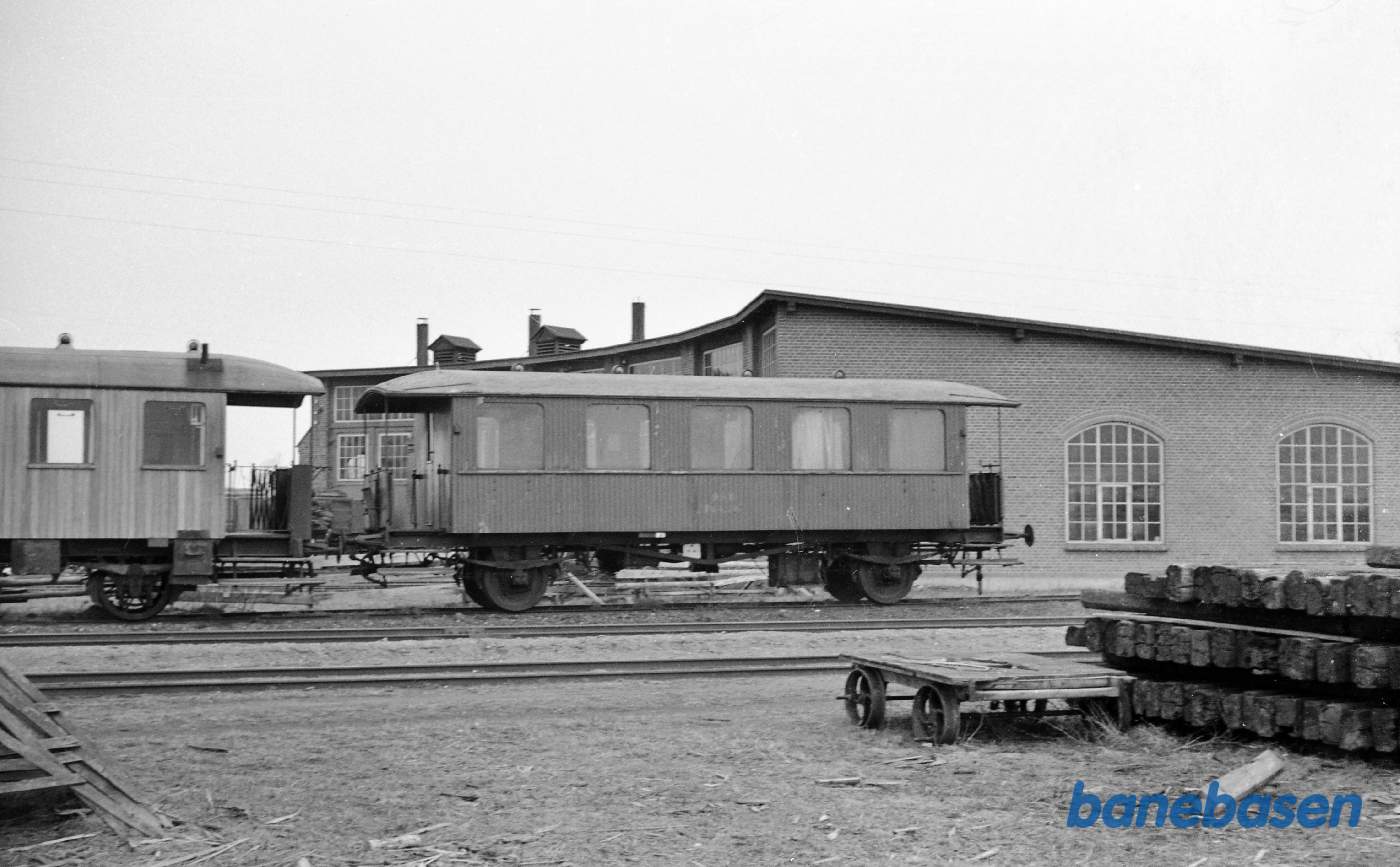 Hårlev station. DSB Fd 4806