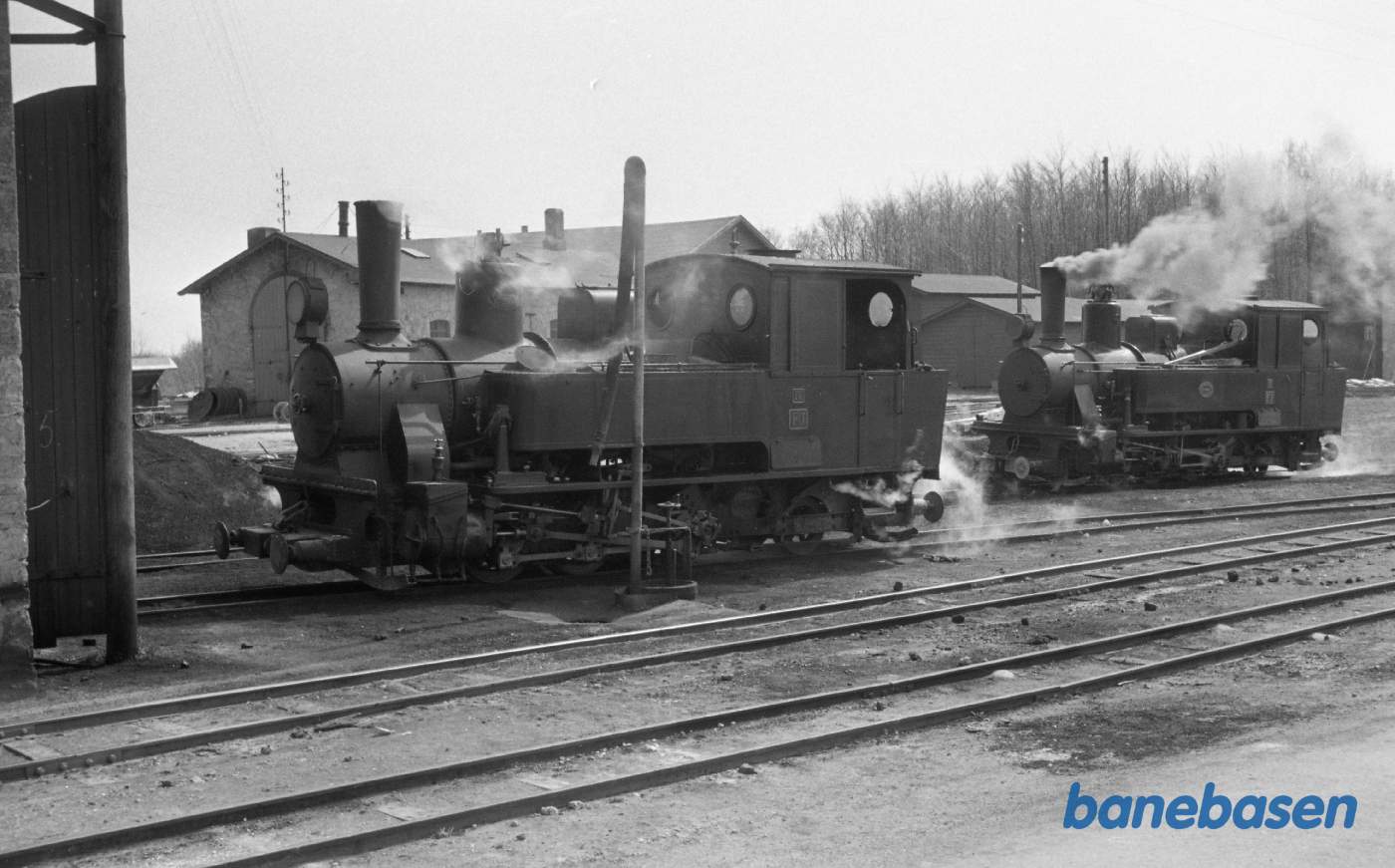 FJ Ivog V ved remisen