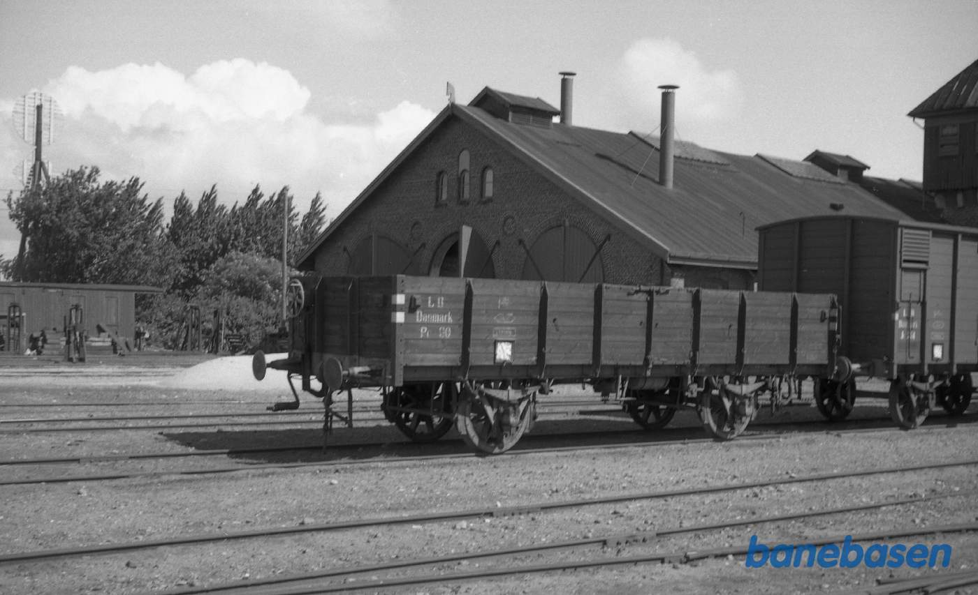 Rudkøbing station. LB Pc 90