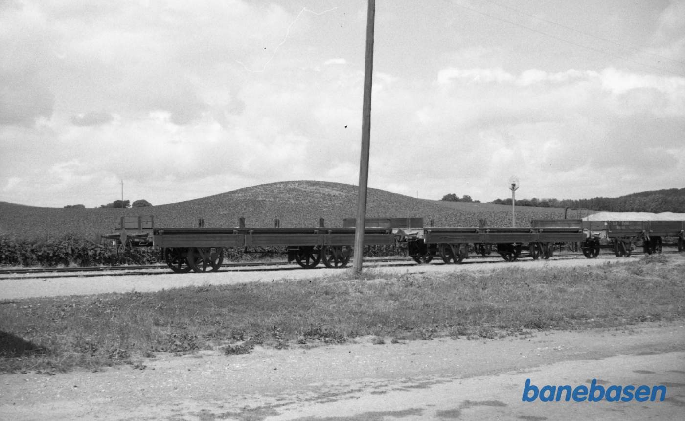 Longelse station. LB Pd 198 og Pd 195