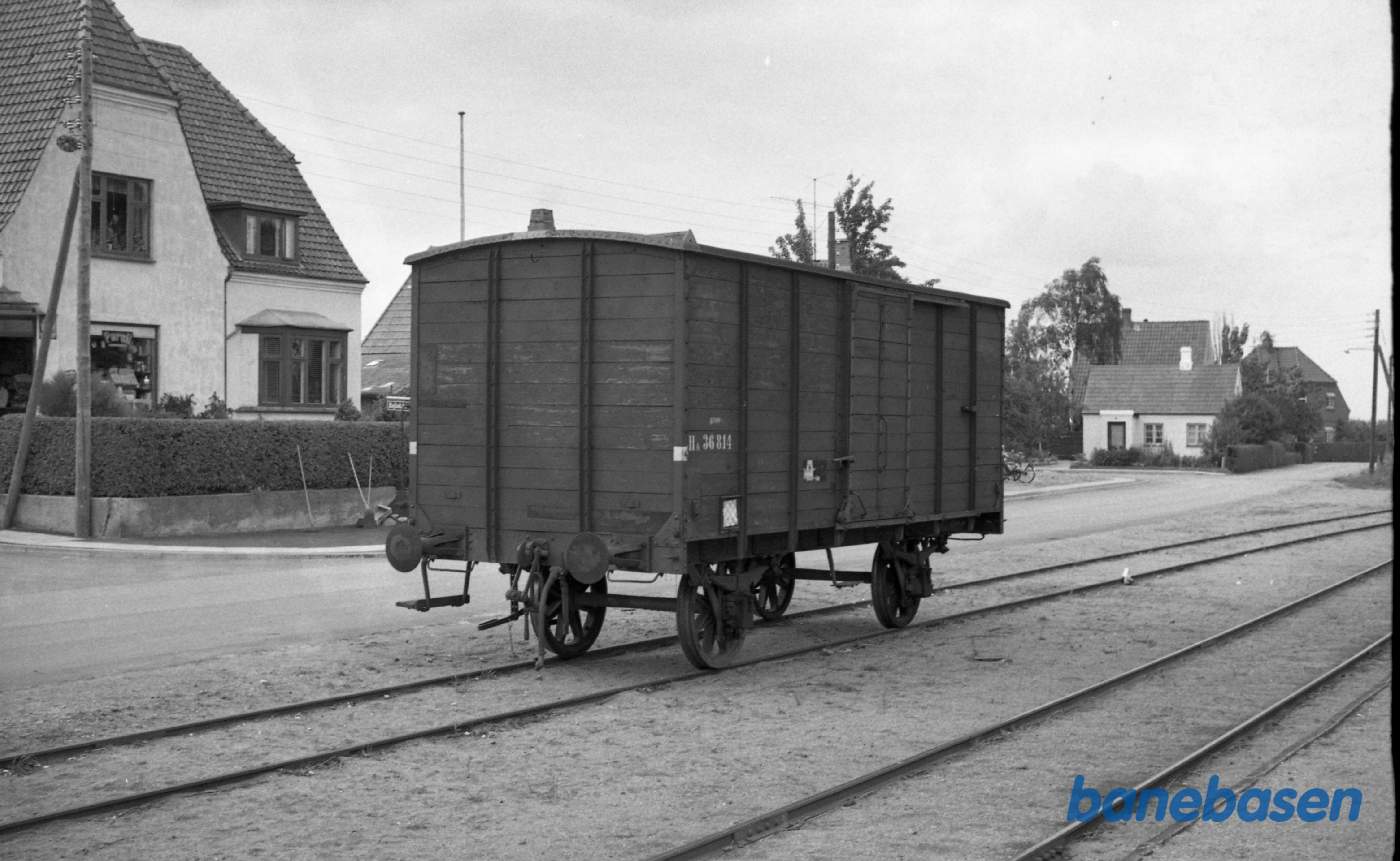 Næsby station. DSB Ha 36814