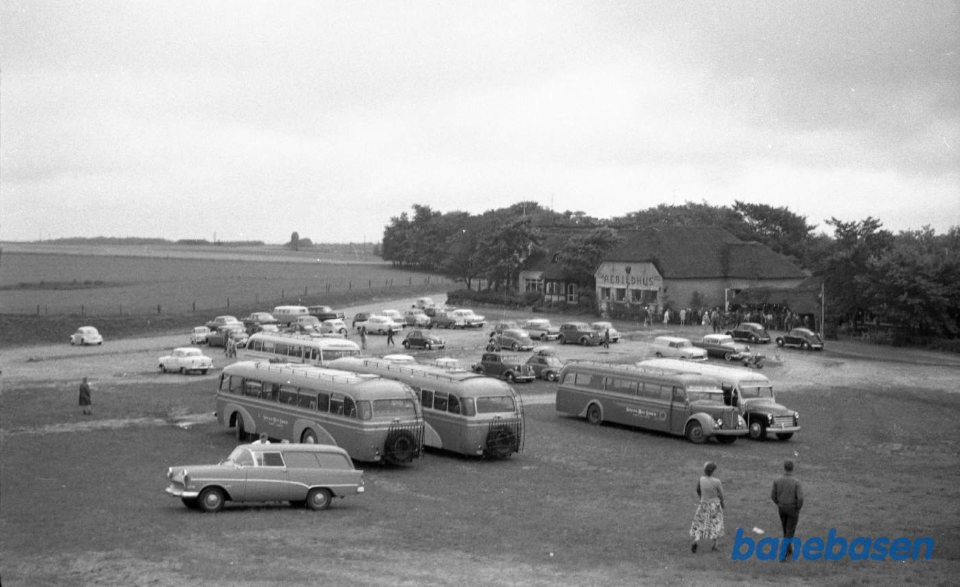 Busser ved Rebildhus