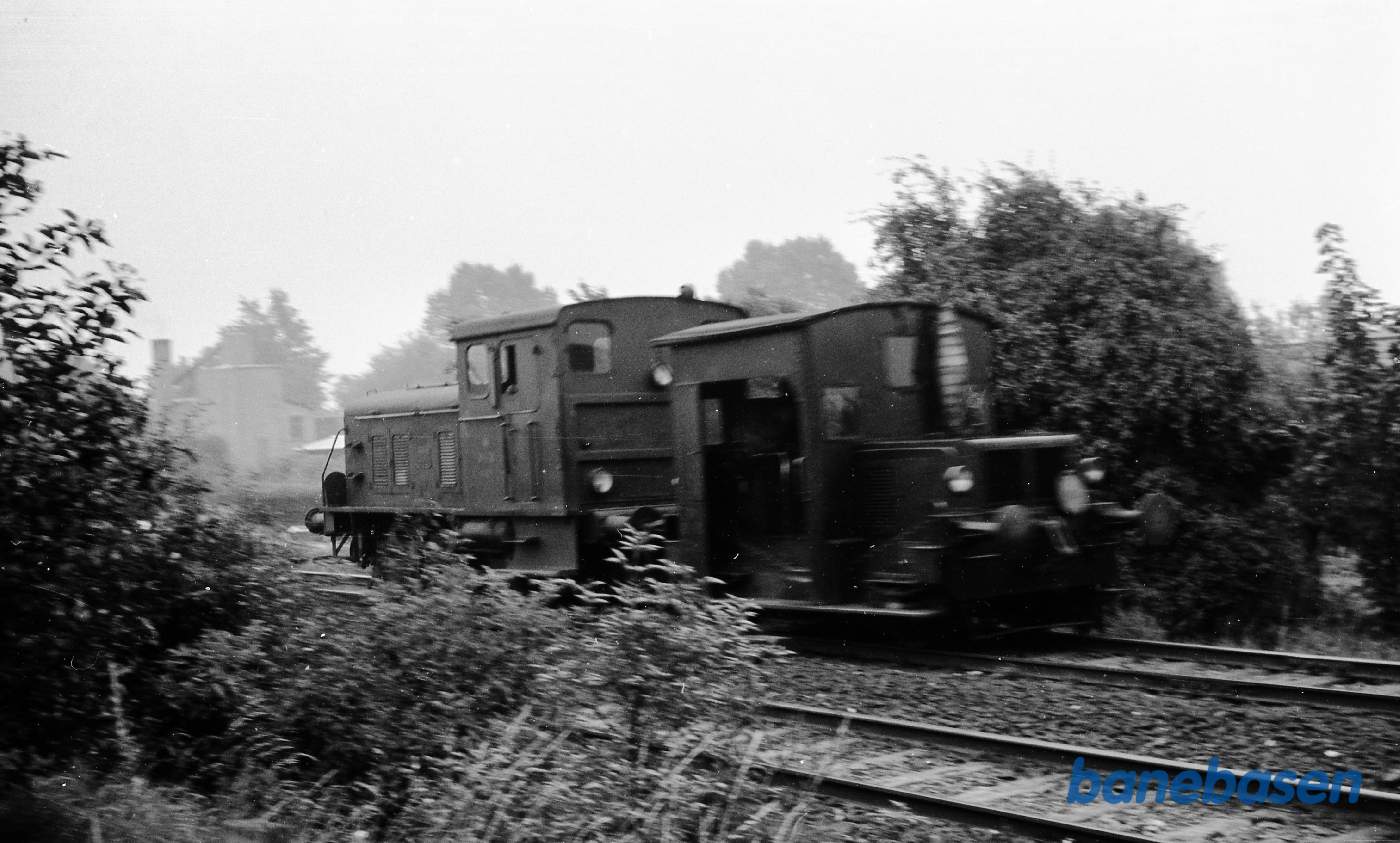 Hillerød. 2 DSB rangertraktorer. Den ene er en Ardelt