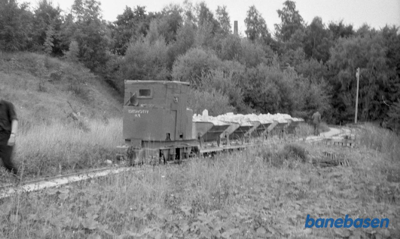 Rabækkeværket. Tipvognstog med Loko 9