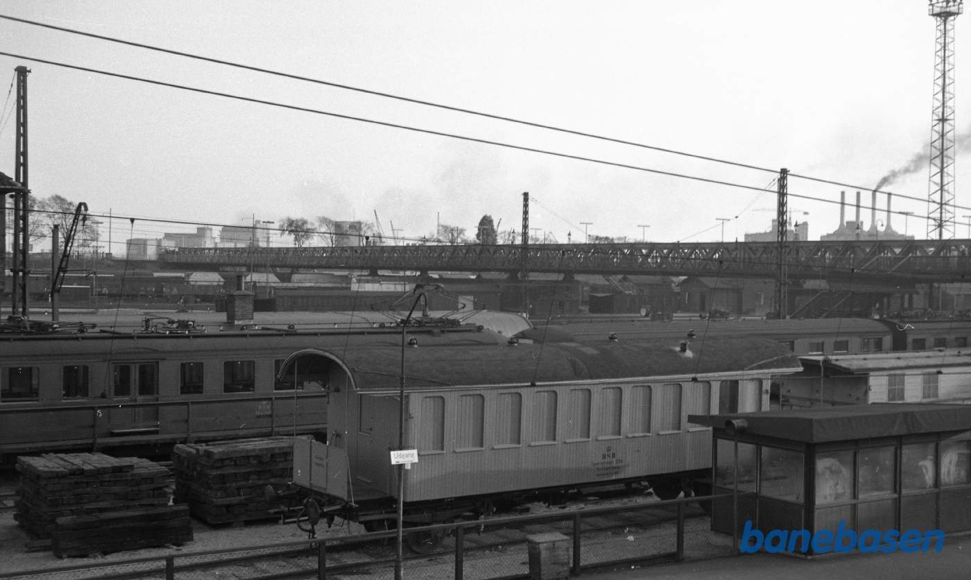 Dybbølsbro. Specialvogn for elektrikere nr. 356