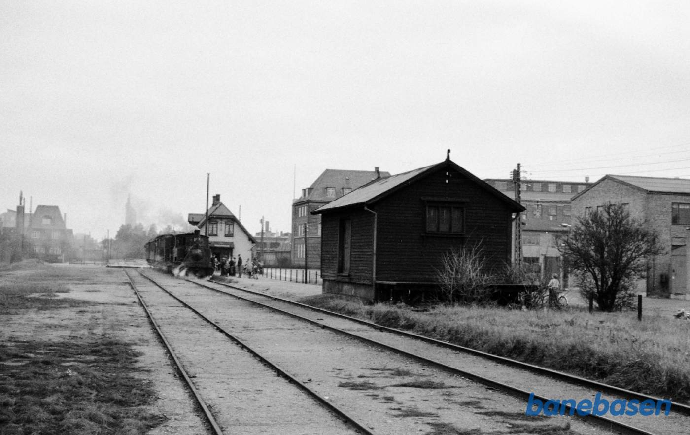 Øresundsvej station. AB 6 med særtog