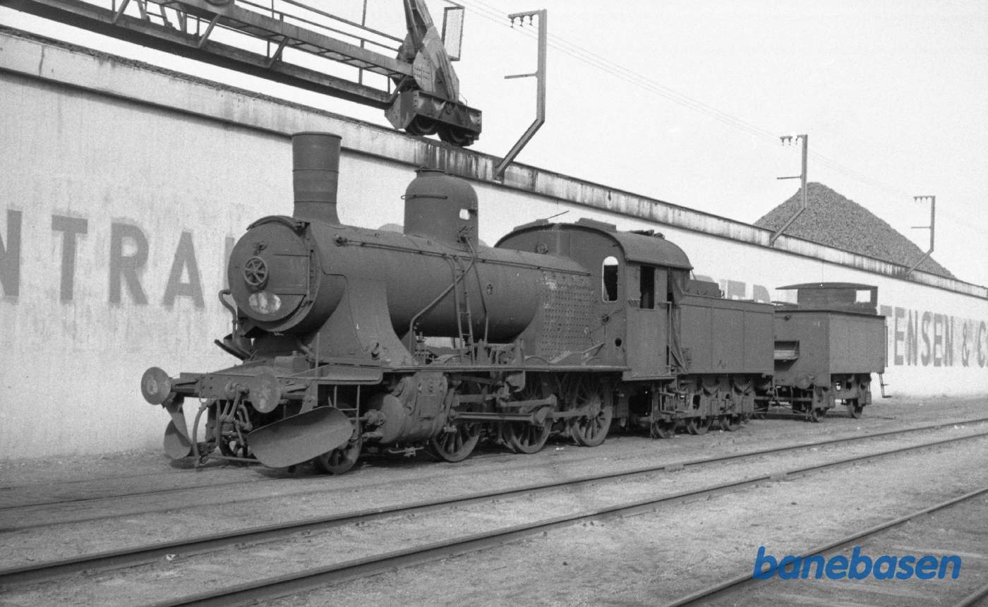 Islands brygge med D maskine til ophugning