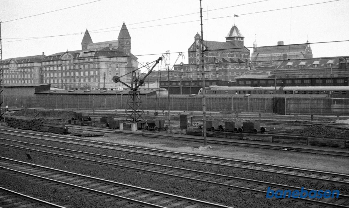 Østerport station. Kig ud over Frihavnen med kulkran
