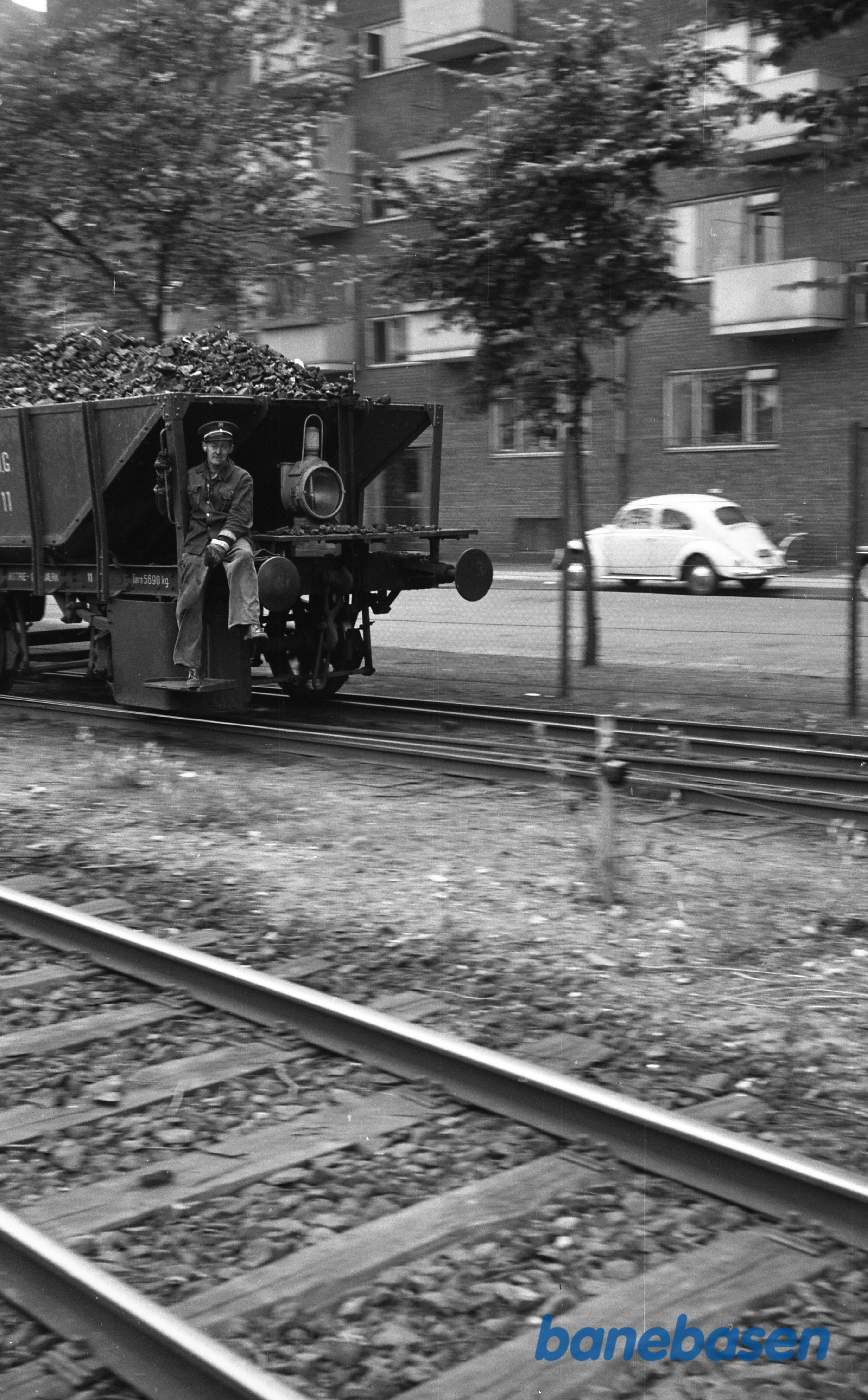 På vej op på kulbroen På vej op på kulbroen