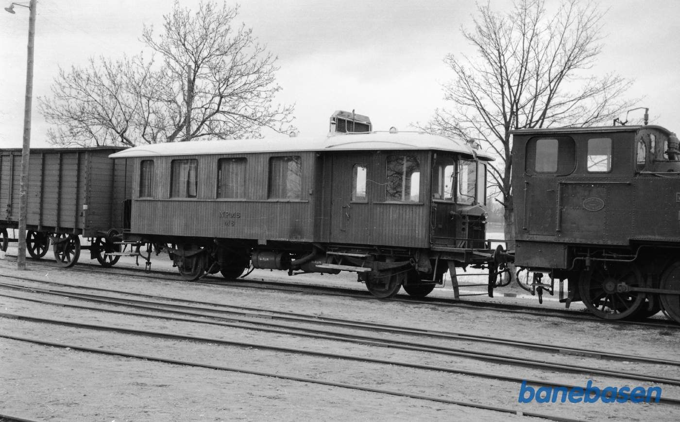 Præstø station med NPMB M 8