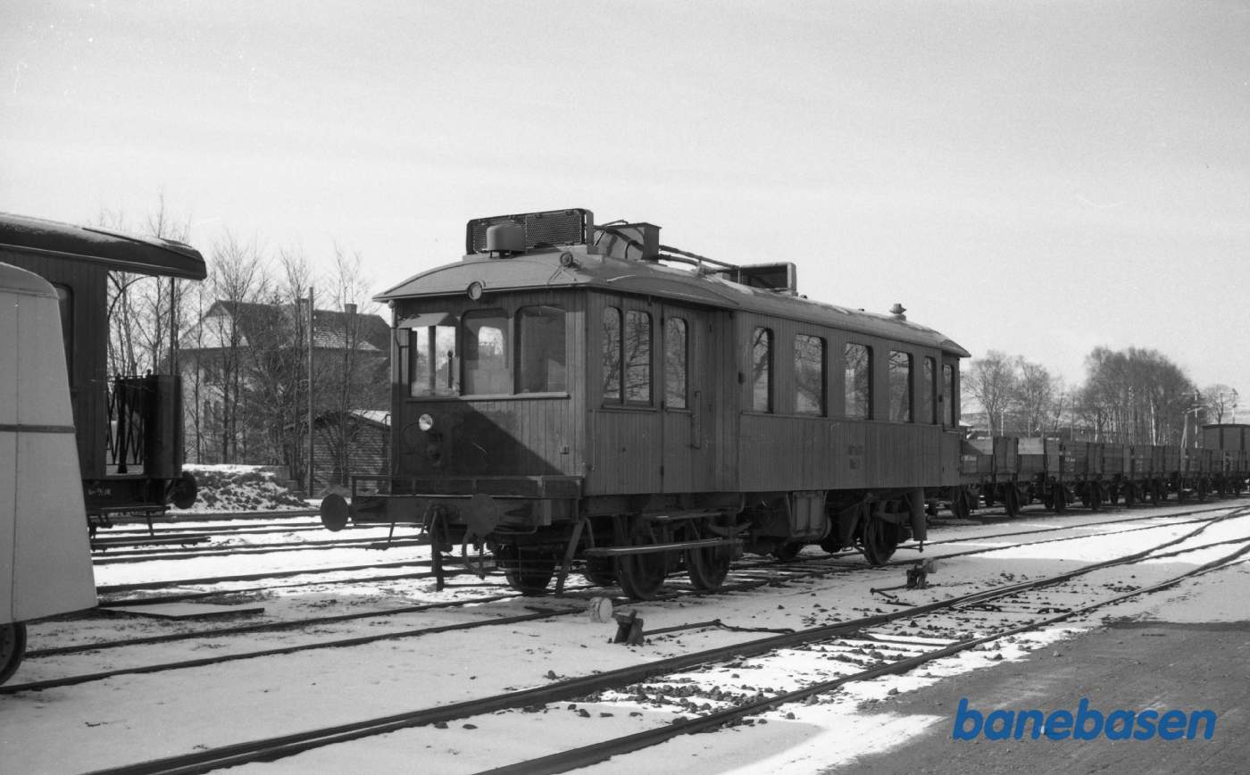 Præstø station. NPMB M 7