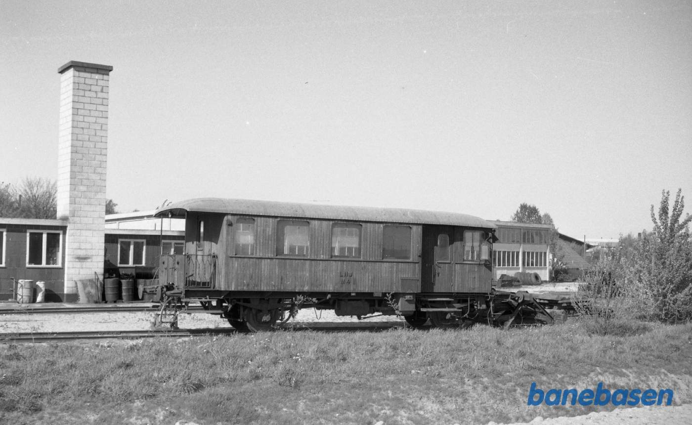 LNJ M 4 ved værkstedet på Firskovvej