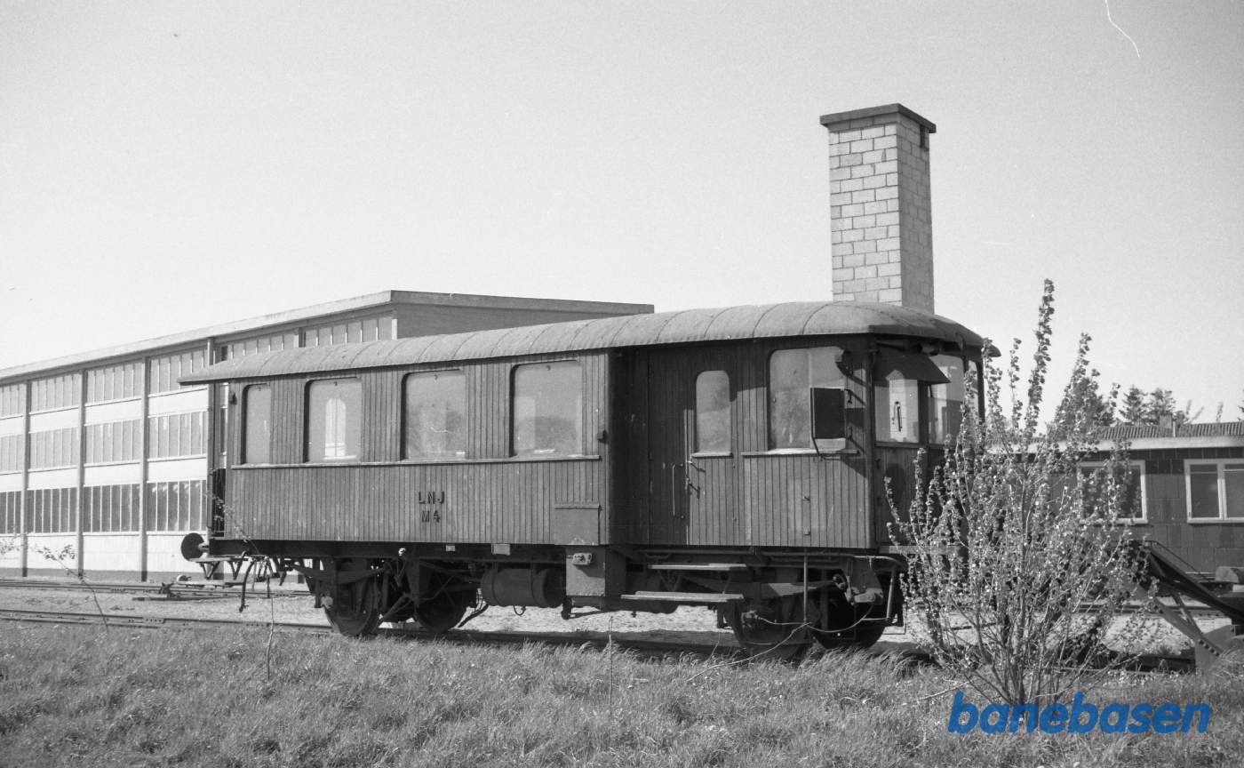 LNJ M 4 ved værkstedet på Firskovvej